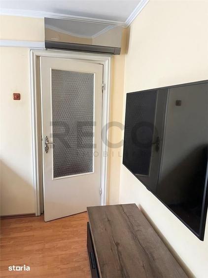 Apartament cu 3 camere semidecomandat în Nufărul