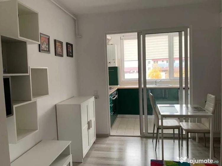 Garsonieră decomandată în Brâncoveanu