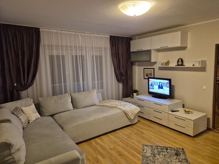 Garsonieră decomandată în Central