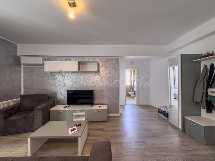 Apartament cu 2 camere semidecomandat, mobilat în Nord