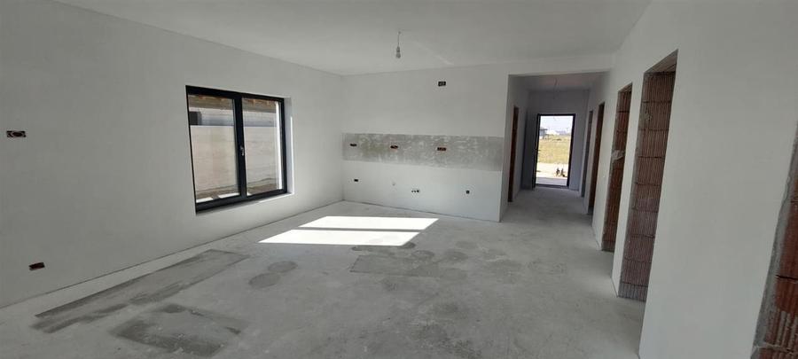 Casă cu 3 camere cu Teren 553 Mp în Sântandrei