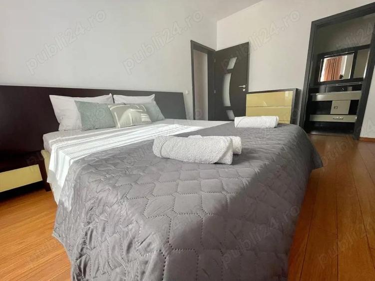 Apartament cu 3 camere decomandat în Sud