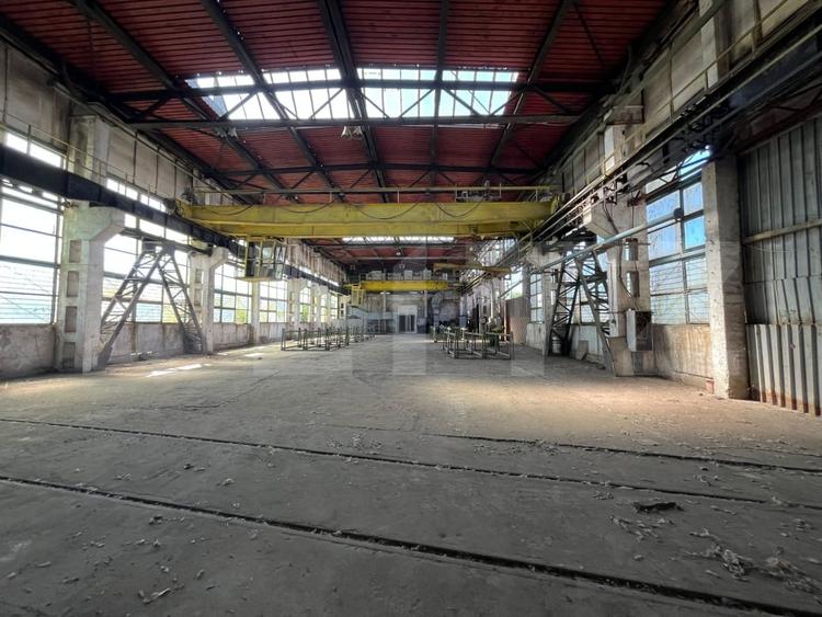 Spațiu industrial, de 1,000 mp, în Centură