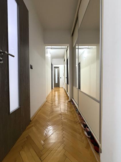 Apartament cu 3 camere decomandat, mobilat în Lipovei