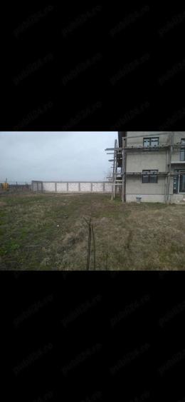 Casă cu Teren 1093 Mp în Central