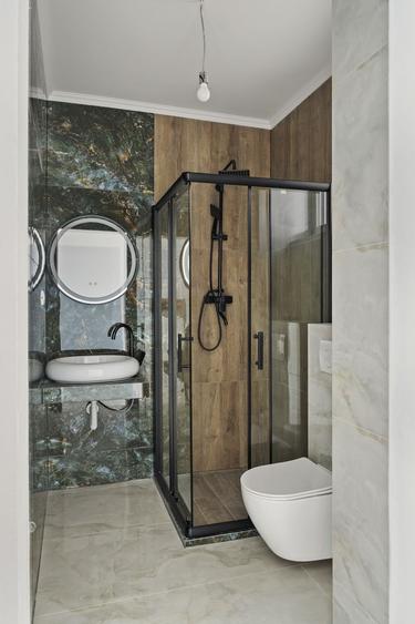 Casă individuală cu 11 camere cu Canalizare în Chitila