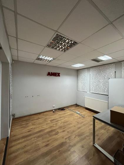 Casă cu 11 camere cu Canalizare în Titan