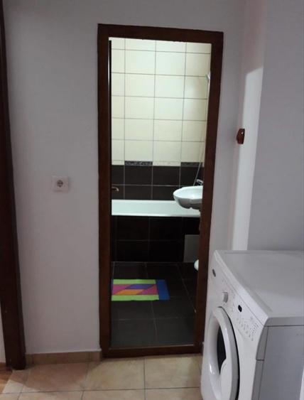 Apartament cu 2 camere decomandat în Micro 20