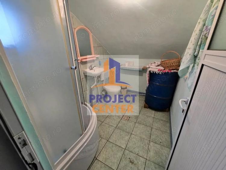 Casă cu 7 camere cu Teren 244 Mp în Sălătrucu