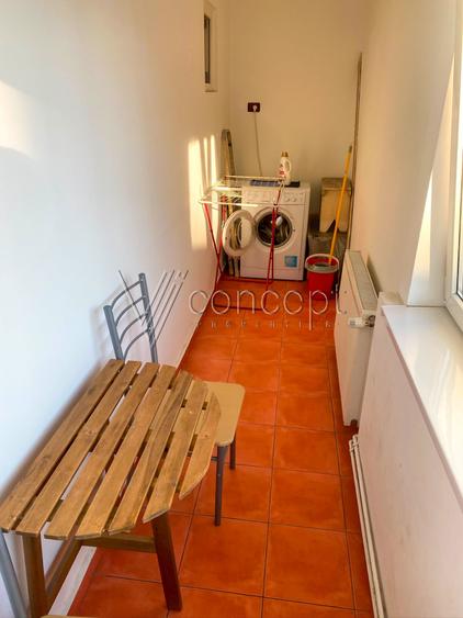 Apartament cu 3 camere semidecomandat, mobilat în Dristor