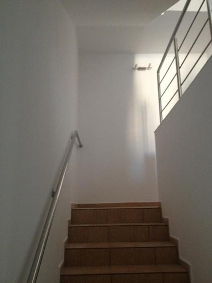 Duplex cu 6 camere cu Canalizare în Central