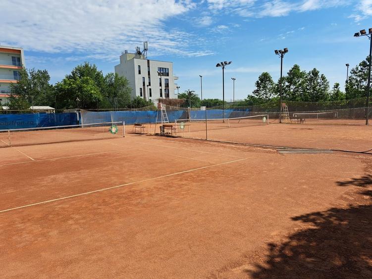 Teren Construcții intravilan de 3707 mp, în Aviației