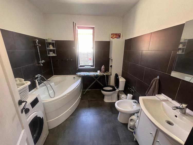Casă cu Teren 440 Mp în Sânmihaiu Român