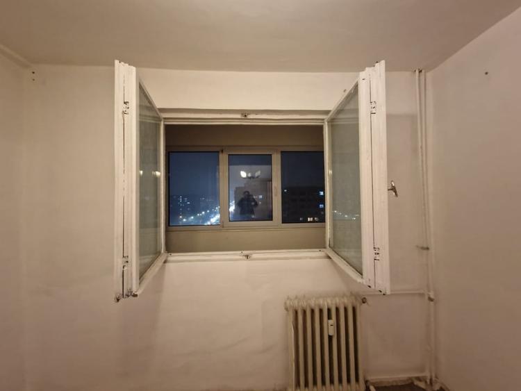 Apartament cu 4 camere decomandat în Obor