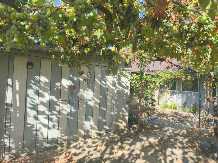 Casă individuală cu 4 camere cu Garaj în Crucea