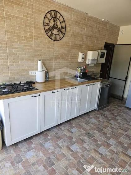 Casă cu 16 camere cu Teren 1022 Mp în Central