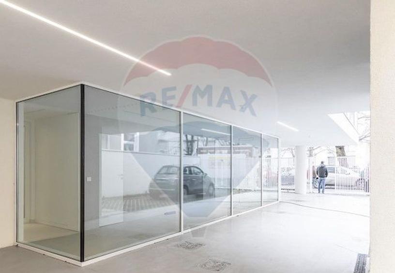 Apartament cu 3 camere decomandat în Națiunile Unite