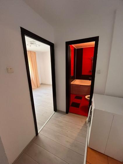 Apartament cu 2 camere semidecomandat în Semicentral