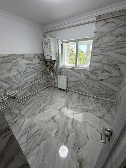Apartament cu 3 camere decomandat în Micro 14