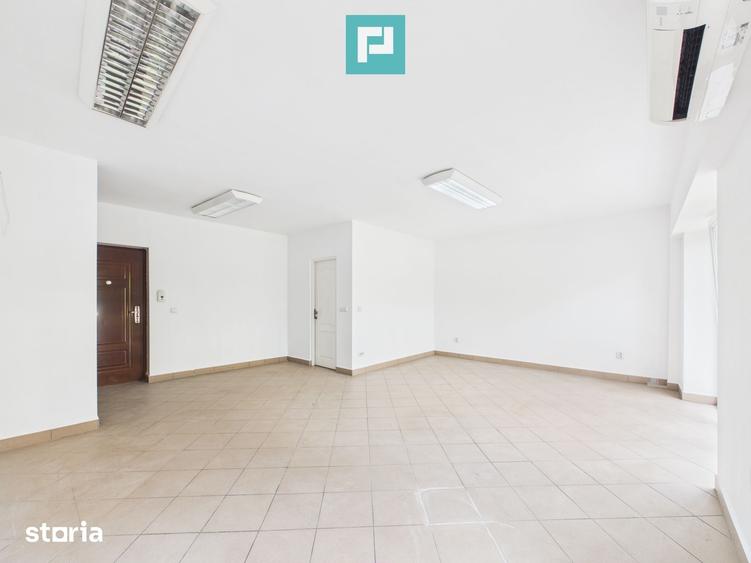 Spațiu comercial, de 35 mp, în Șega