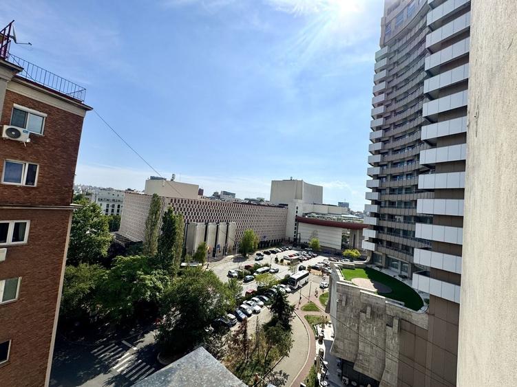 Apartament cu 3 camere circular, mobilat în Universitate
