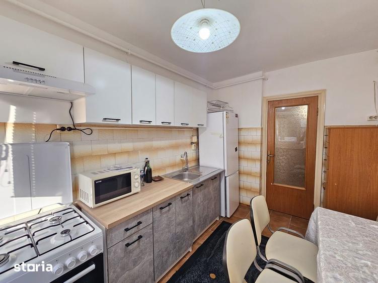 Apartament cu 3 camere semidecomandat, mobilat în Obor