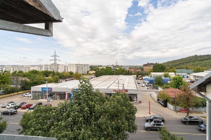 Apartament cu 3 camere, mobilat în Bucium