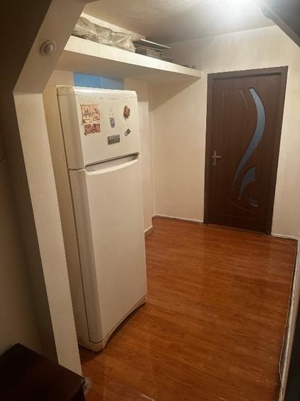 Apartament cu 2 camere semidecomandat în Craiovița Nouă