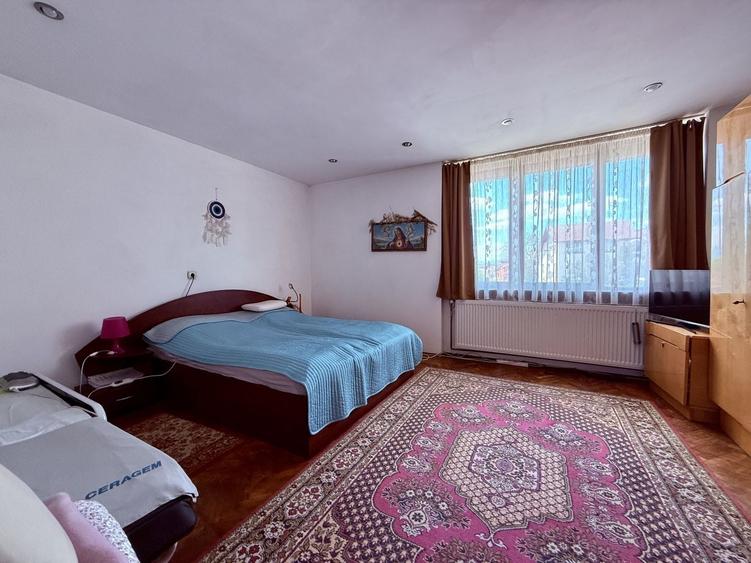 Casă individuală cu 4 camere cu Canalizare în Bartolomeu
