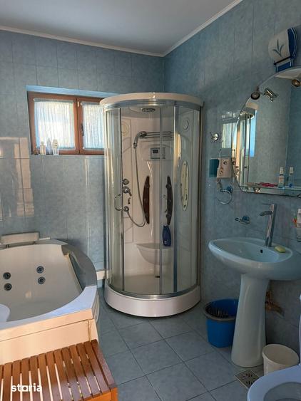 Casă cu 7 camere cu Teren 1000 Mp în Miroslava