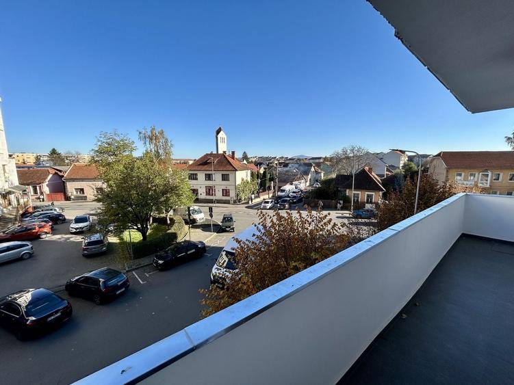 Apartament cu 2 camere decomandat, mobilat în Central