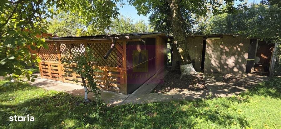 Casă cu 3 camere în Ghioșești