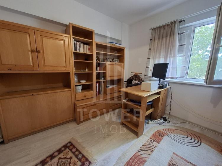 Apartament cu 4 camere decomandat în Vasile Aaron