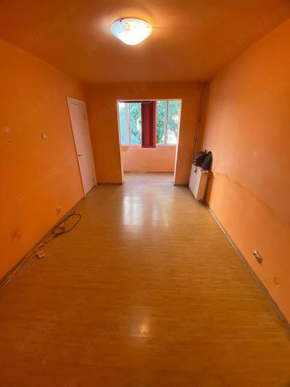 Apartament cu 3 camere semidecomandat în Șagului