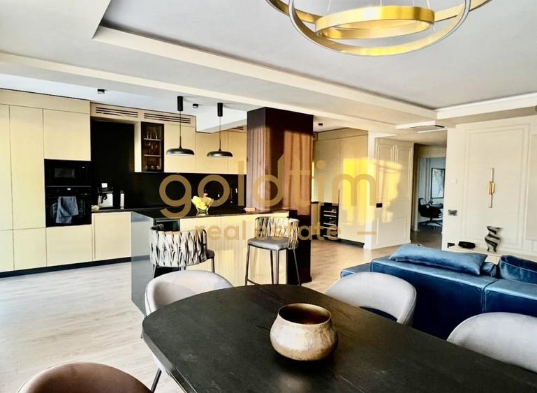 Penthouse cu 5 camere decomandat, mobilat în Pipera