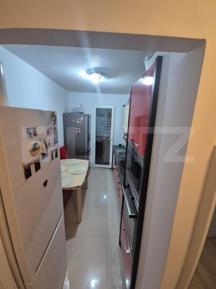 Apartament cu 3 camere decomandat, mobilat în Noua