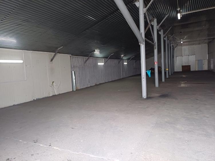 Spațiu industrial, de 440 mp, în Vest