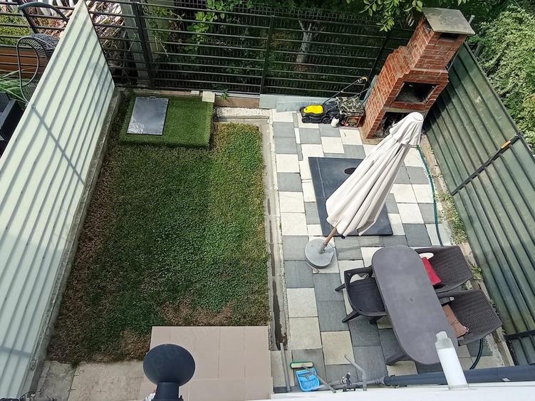 Casă cu Teren 100 Mp în Central