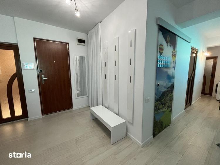 Apartament cu 3 camere decomandat în Delfinariu
