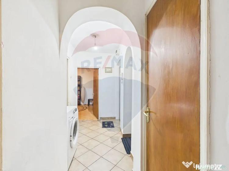Apartament cu 3 camere decomandat în Colentina