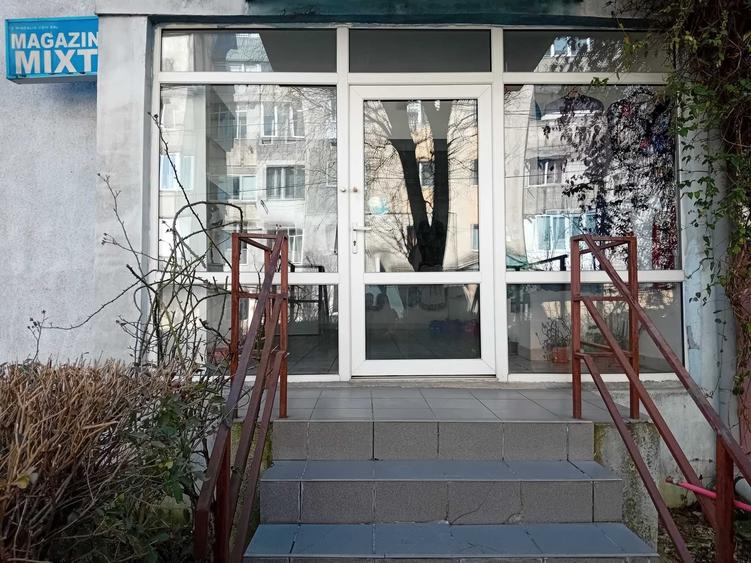 Spațiu comercial, de 42 mp, în Sud