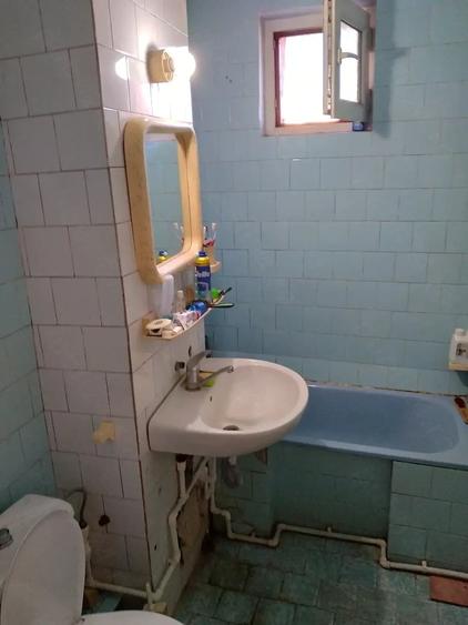 Apartament cu 3 camere semidecomandat în Est