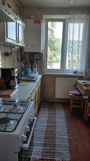 Apartament cu 3 camere decomandat, mobilat în Est