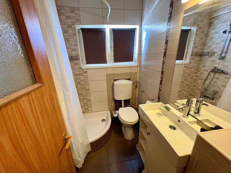 Apartament cu 3 camere decomandat în Giurgiului