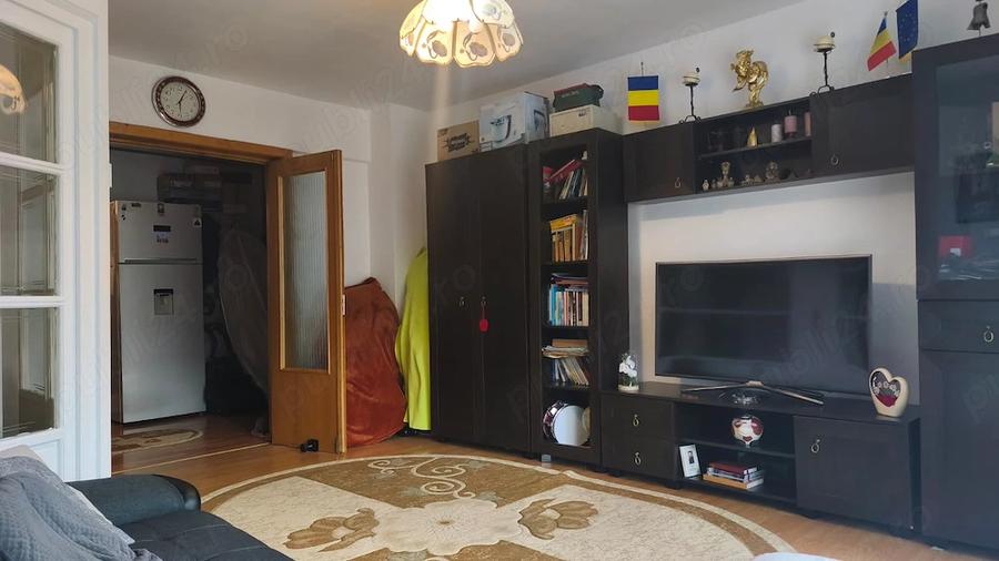 Apartament cu 2 camere decomandat în Piața Centrală