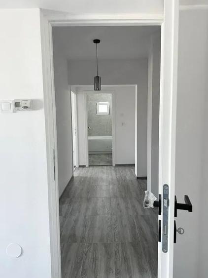 Apartament cu 2 camere decomandat în Lenin