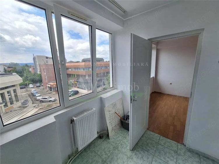 Apartament cu 2 camere semidecomandat în Central