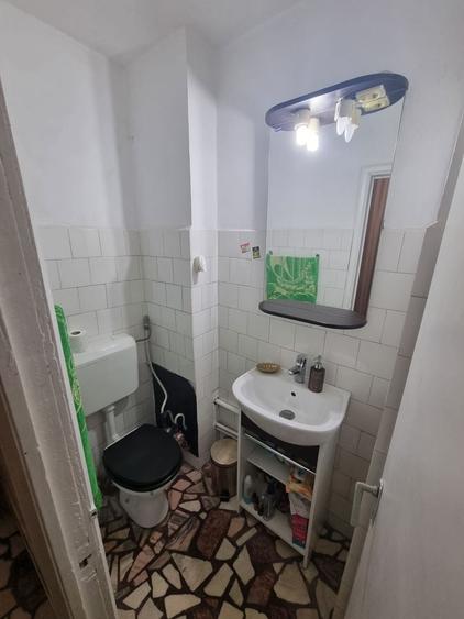 Apartament cu 3 camere decomandat, mobilat în Casa de Cultură