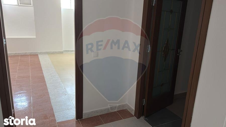 Spațiu comercial, de 85 mp, în Recea