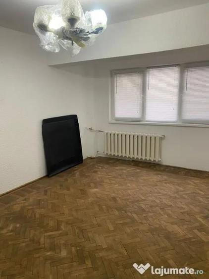Apartament cu 2 camere decomandat în CET
